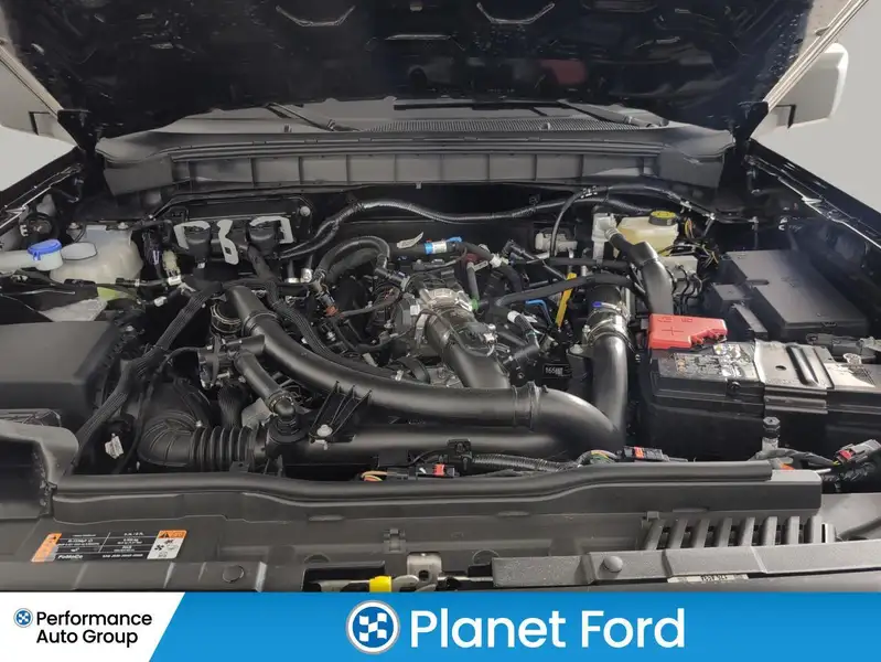 2026 Ford Bronco, černá, 5 500 km, dovoz Kanada — foto 9 z 12
