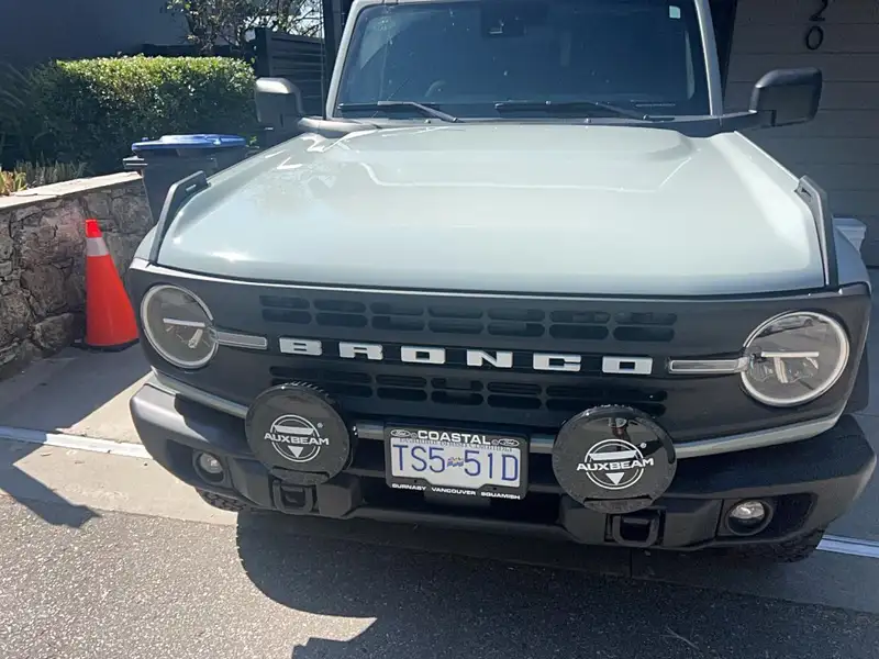 2023 Ford Bronco Base, 14 553 km, dovoz Kanada — foto 2 z 9