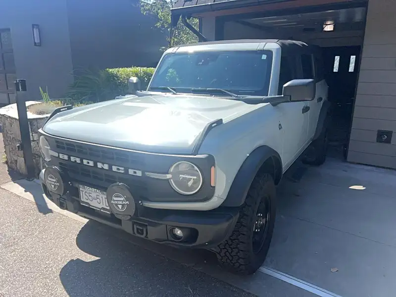 2023 Ford Bronco Base, 14 553 km, dovoz Kanada — foto 3 z 9