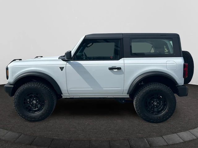 2026 Ford Bronco Base, bílá, 10 km, dovoz Kanada — foto 2 z 20