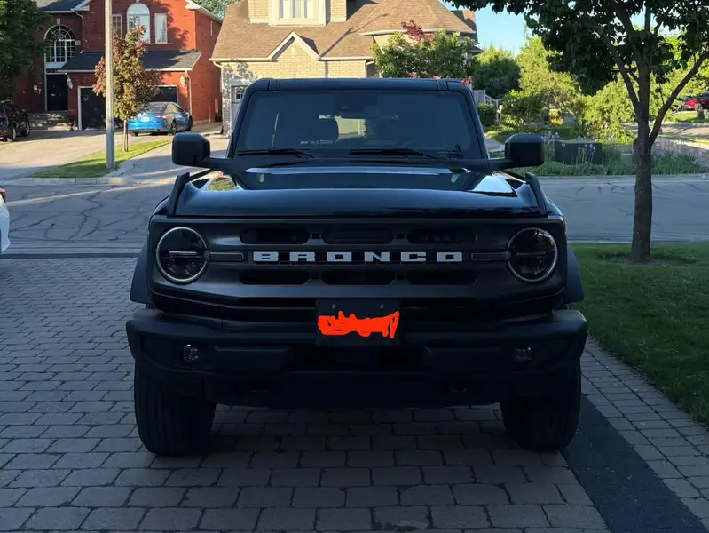 2024 Ford Bronco, černá, 30 000 km, dovoz Kanada — foto 4 z 9
