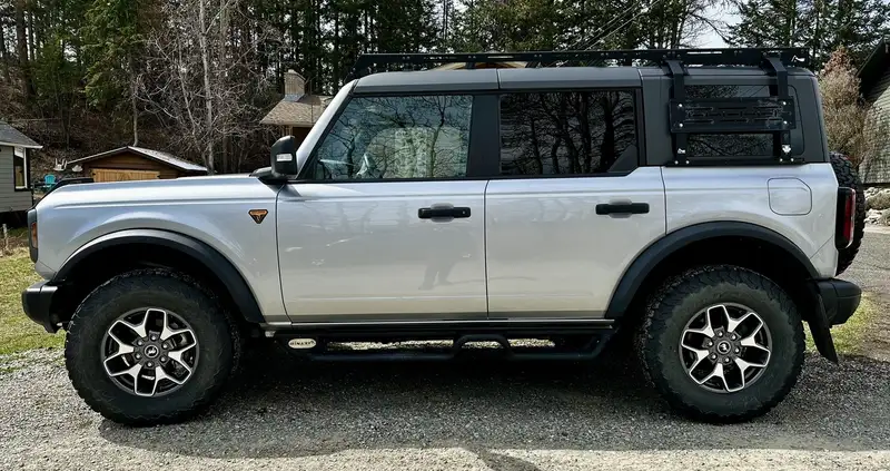 2022 Ford Bronco, šedá, 20 487 km, dovoz Kanada — foto 7 z 12