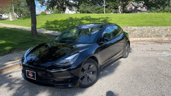 2022 Tesla, dovoz USA — foto 2 z 12