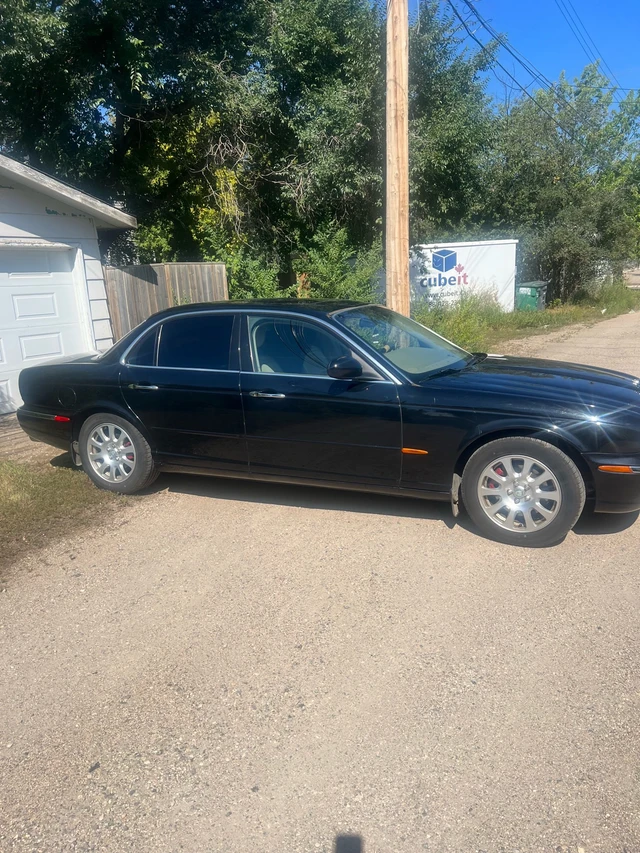 2004 Jaguar Xj, 140 km, dovoz Kanada — foto 3 z 4