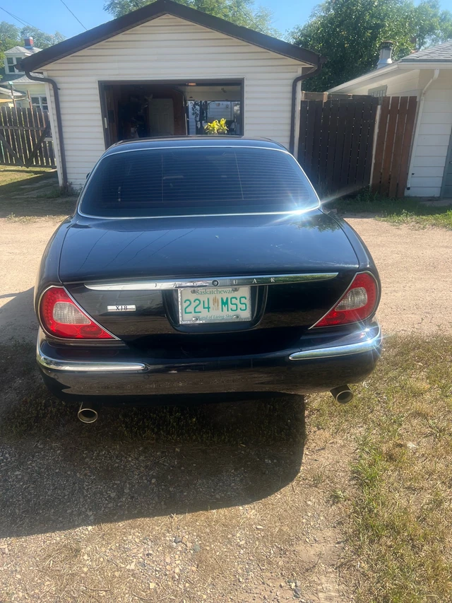 2004 Jaguar Xj, 140 km, dovoz Kanada — foto 4 z 4