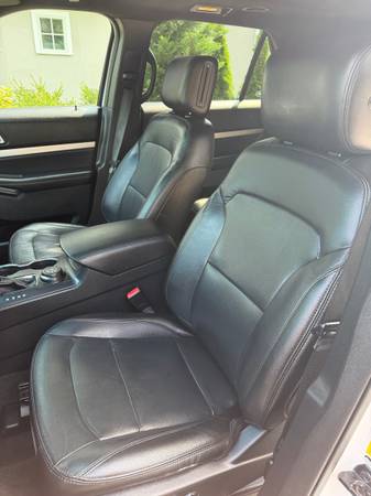 2017 Ford, dovoz USA — foto 7 z 12