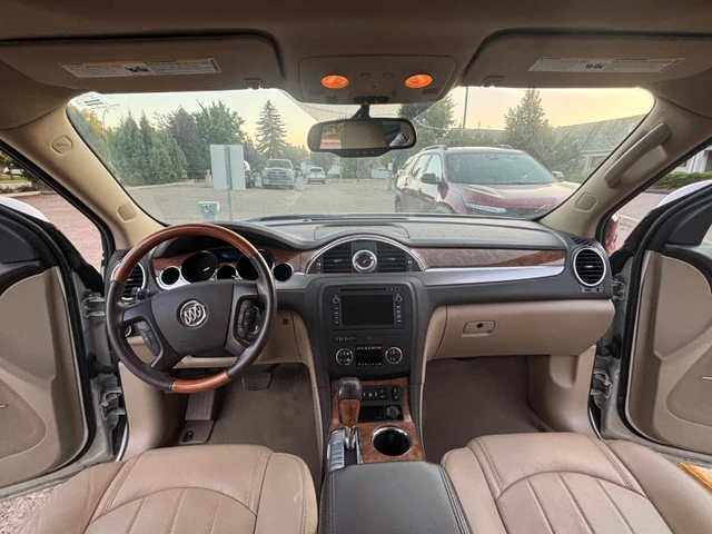 2012 Buick Enclave CLX2, béžová, 186 845 km, dovoz Kanada — foto 5 z 5