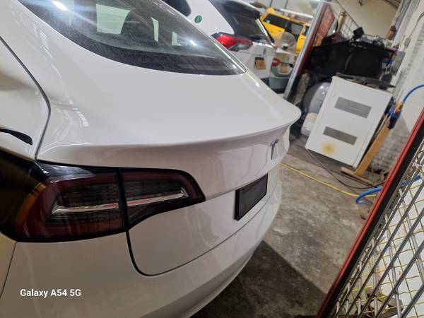 2021 Tesla, bílá, dovoz USA — foto 7 z 12