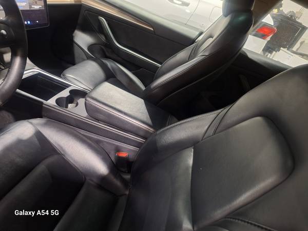 2021 Tesla, bílá, dovoz USA — foto 9 z 12