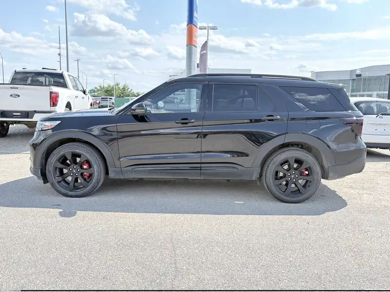 2022 Ford Explorer ST |, černá, 84 084 km, dovoz Kanada — foto 9 z 9