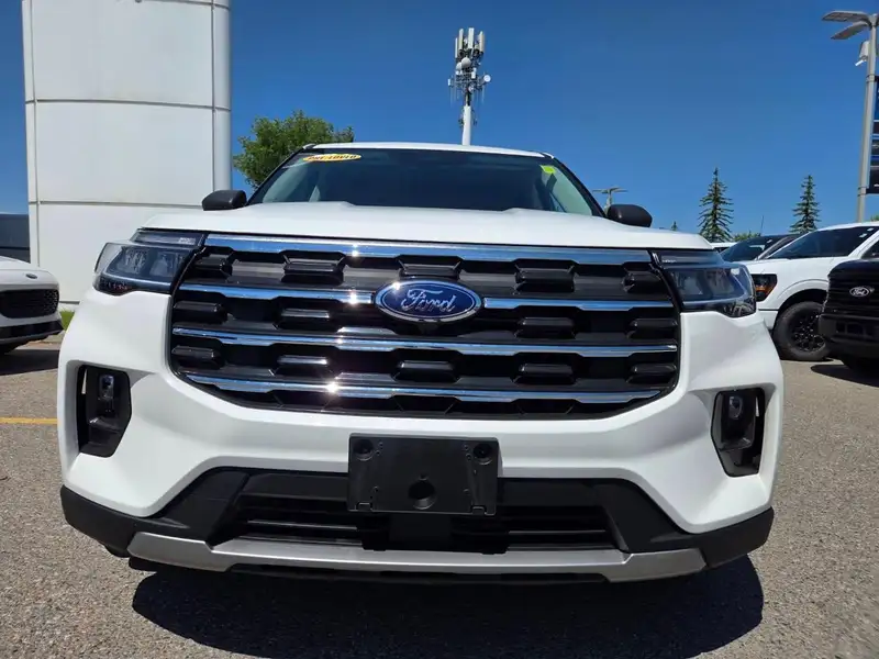 2025 Ford Explorer Active, bílá, 32 928 km, dovoz Kanada — foto 3 z 12