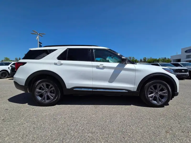 2025 Ford Explorer Active, bílá, 32 928 km, dovoz Kanada — foto 5 z 12