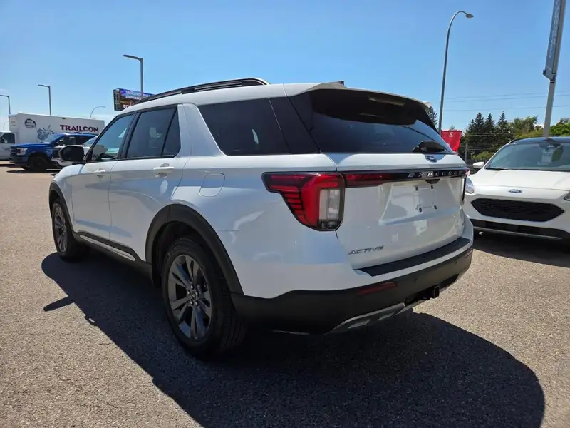 2025 Ford Explorer Active, bílá, 32 928 km, dovoz Kanada — foto 6 z 12