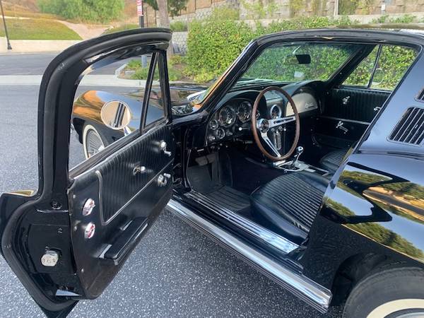 1964 Corvette, dovoz USA — foto 5 z 11