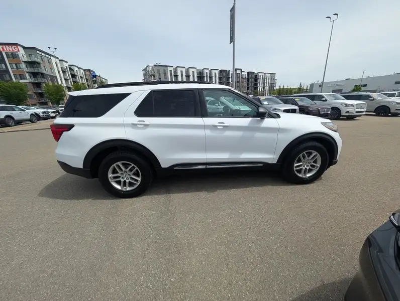 2025 Ford Explorer Active, bílá, 50 552 km, dovoz Kanada — foto 10 z 12
