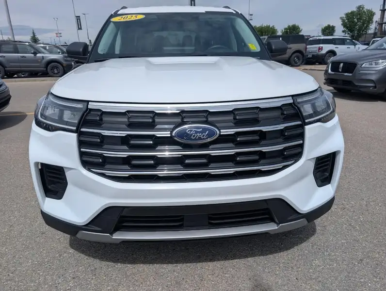 2025 Ford Explorer Active, bílá, 50 552 km, dovoz Kanada — foto 12 z 12