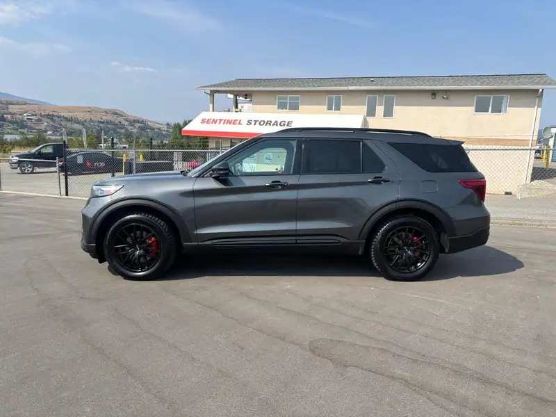 2020 Ford Explorer ST, černá, 129 990 km, dovoz Kanada — foto 2 z 12