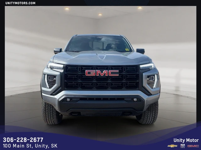 2026 GMC Canyon Elevation, stříbrná, 5 km, dovoz Kanada — foto 2 z 5