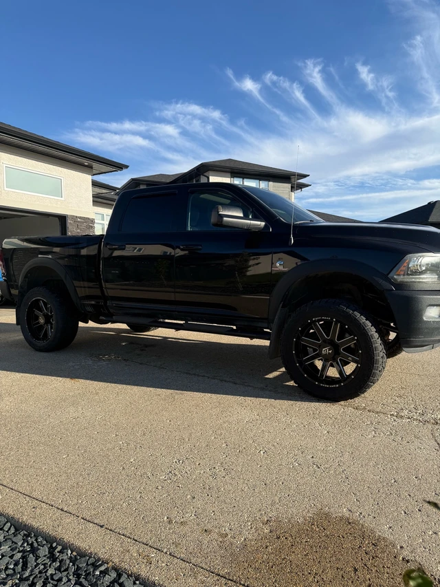 2014 RAM 3500, 397 km, dovoz Kanada — foto 2 z 5