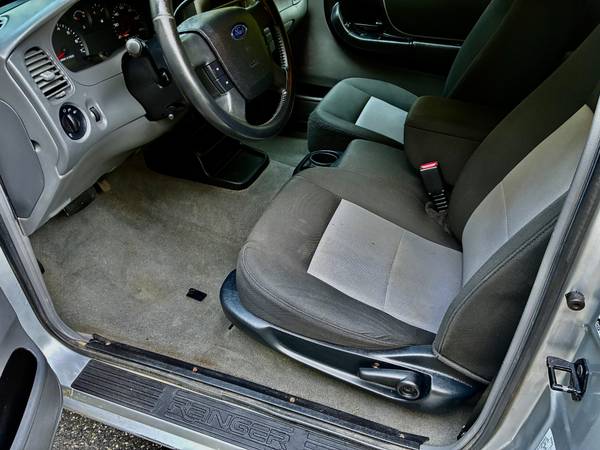2010 Ford, dovoz USA — foto 7 z 10