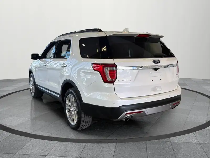 2017 Ford Explorer Limited, bílá, 200 096 km, dovoz Kanada — foto 4 z 12