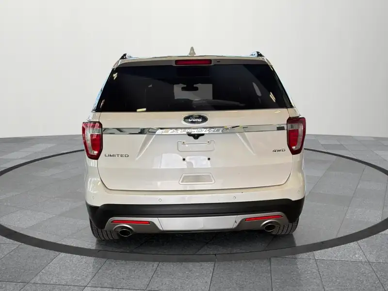 2017 Ford Explorer Limited, bílá, 200 096 km, dovoz Kanada — foto 5 z 12