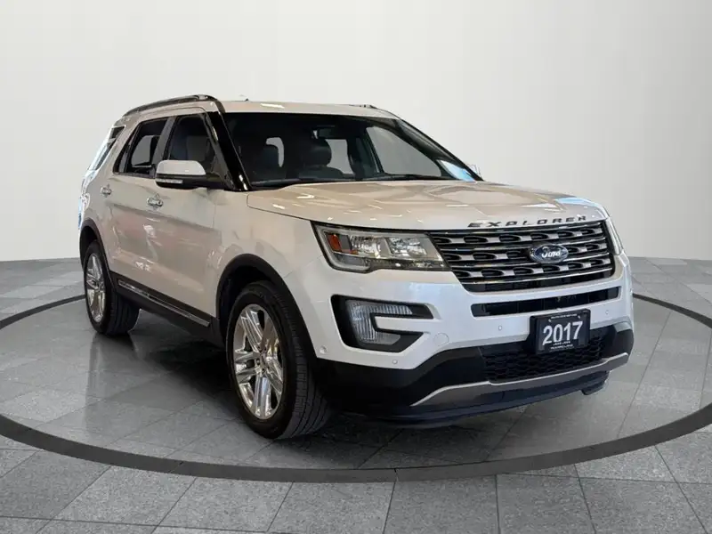 2017 Ford Explorer Limited, bílá, 200 096 km, dovoz Kanada — foto 8 z 12