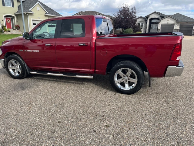 2012 Dodge Ram1500, 256 000 km, dovoz Kanada — foto 2 z 5