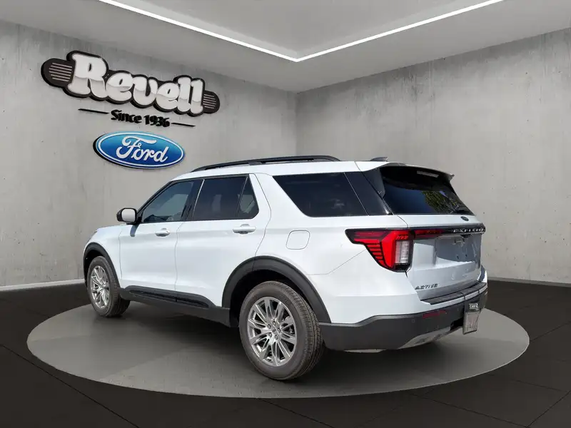 2026 Ford Explorer Active, bílá, dovoz Kanada — foto 4 z 12