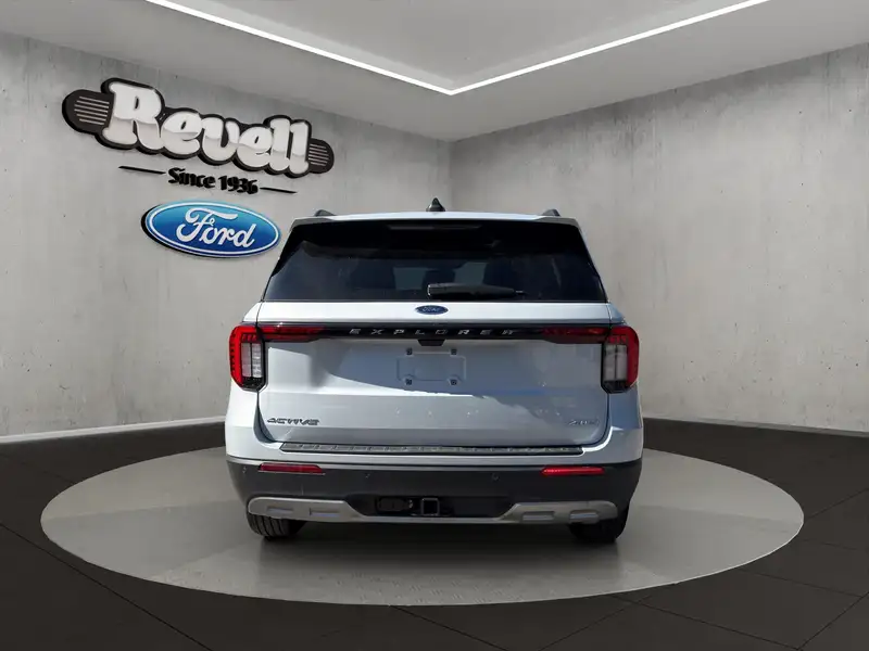 2026 Ford Explorer Active, bílá, dovoz Kanada — foto 5 z 12