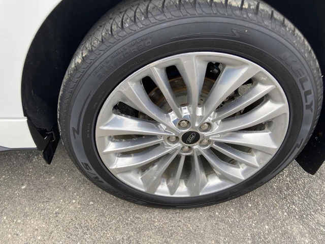 2020 Ford Edge Titanium, bílá, 137 329 km, dovoz Kanada — foto 9 z 20