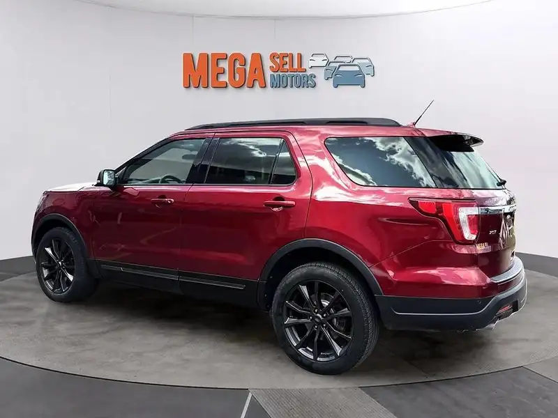 2019 Ford Explorer XLT, 152 533 km, dovoz Kanada — foto 5 z 12