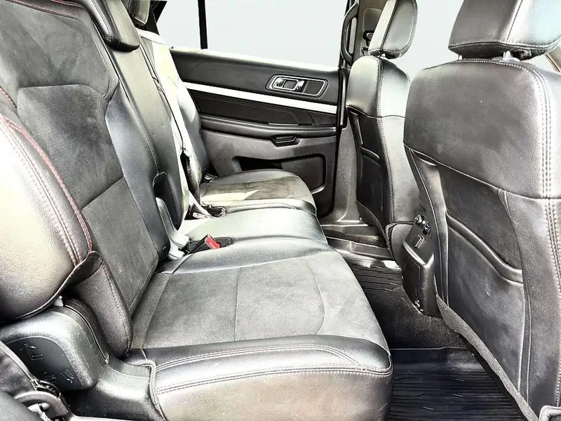 2019 Ford Explorer XLT, 152 533 km, dovoz Kanada — foto 9 z 12