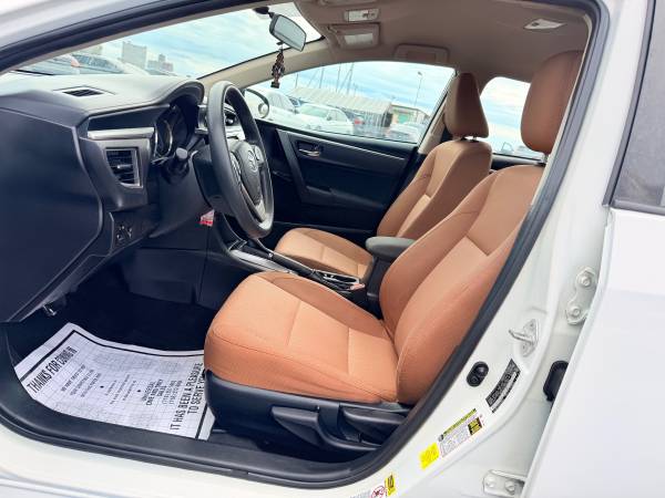 2016 Toyota, hnědá, dovoz USA — foto 11 z 12