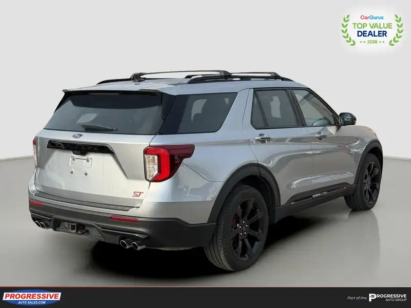 2022 Ford Explorer ST, stříbrná, 61 272 km, dovoz Kanada — foto 6 z 12