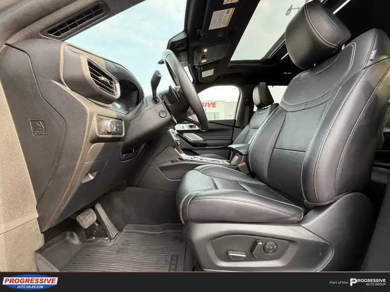 2022 Ford Explorer ST, stříbrná, 61 272 km, dovoz Kanada — foto 9 z 12