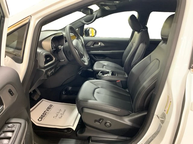 2027 Chrysler Pacifica Select, bílá, 26 km, dovoz Kanada — foto 10 z 20