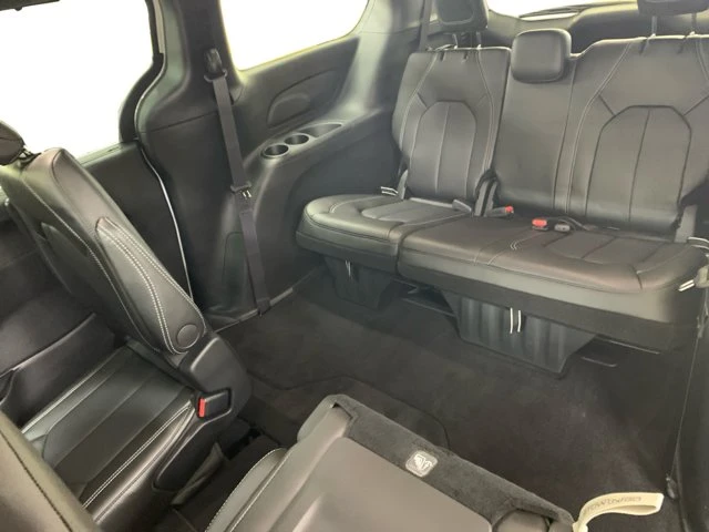 2027 Chrysler Pacifica Select, bílá, 26 km, dovoz Kanada — foto 16 z 20