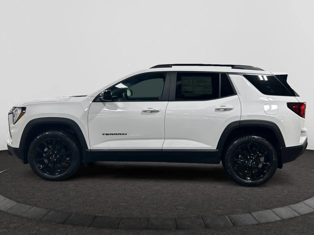 2027 GMC Terrain AWD Elevation, bílá, 7 km, dovoz Kanada — foto 2 z 20