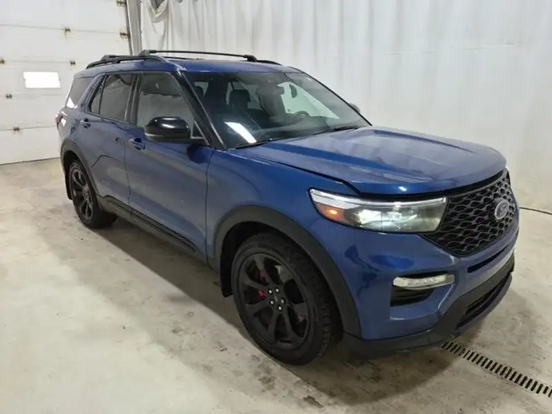 2022 Ford Explorer 4WD, 50 795 km, dovoz Kanada — foto 2 z 5