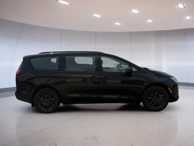 2027 Chrysler Pacifica Select, černá, 1 km, dovoz Kanada — foto 5 z 5