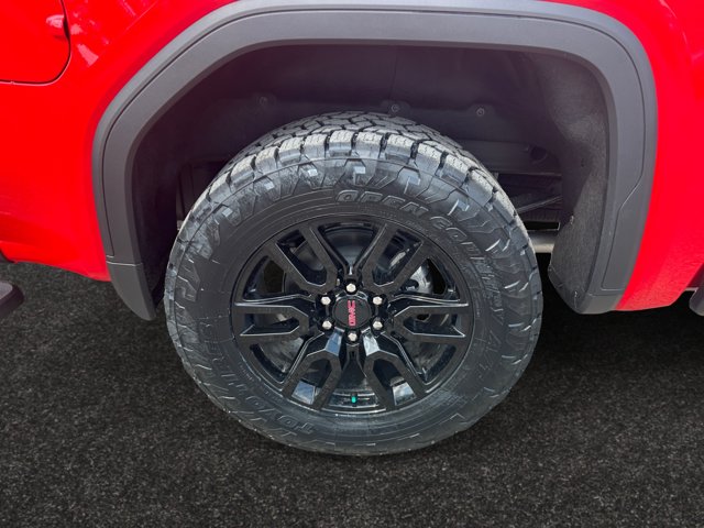 2026 GMC Sierra 1500 Elevation, červená, 5 km, dovoz Kanada — foto 9 z 20