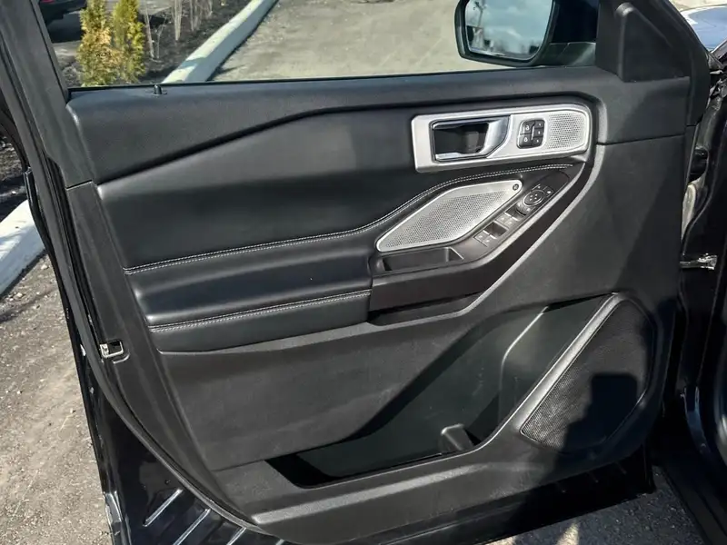 2020 Ford Explorer ST, černá, 235 226 km, dovoz Kanada — foto 9 z 12