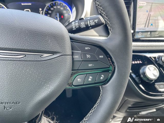 2027 Chrysler Pacifica Select, černá, 29 km, dovoz Kanada — foto 15 z 20