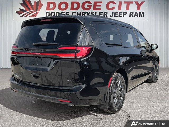 2027 Chrysler Pacifica Select, černá, 29 km, dovoz Kanada — foto 5 z 20
