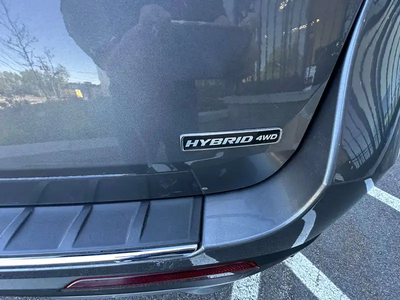 2021 Ford Explorer Limited, šedá, 77 300 km, dovoz Kanada — foto 8 z 12