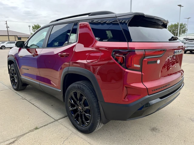 2026 GMC Terrain AWD Elevation, červená, 18 km, dovoz Kanada — foto 2 z 19