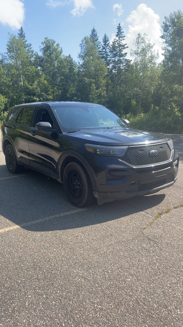 2020 Ford Explorer, 300 000 km, dovoz Kanada — foto 2 z 5