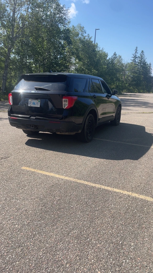2020 Ford Explorer, 300 000 km, dovoz Kanada — foto 4 z 5