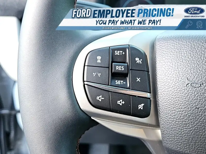 2027 Ford Explorer Active, šedá, 54 km, dovoz Kanada — foto 10 z 12